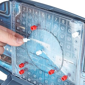 Battleship: The Naval Combat Game - Hasbro Gaming